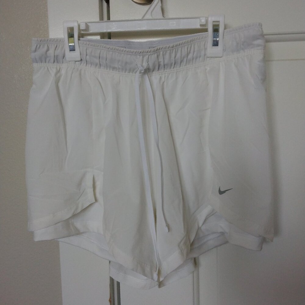 Nike Women's White 2-in-1 Shorts Size M